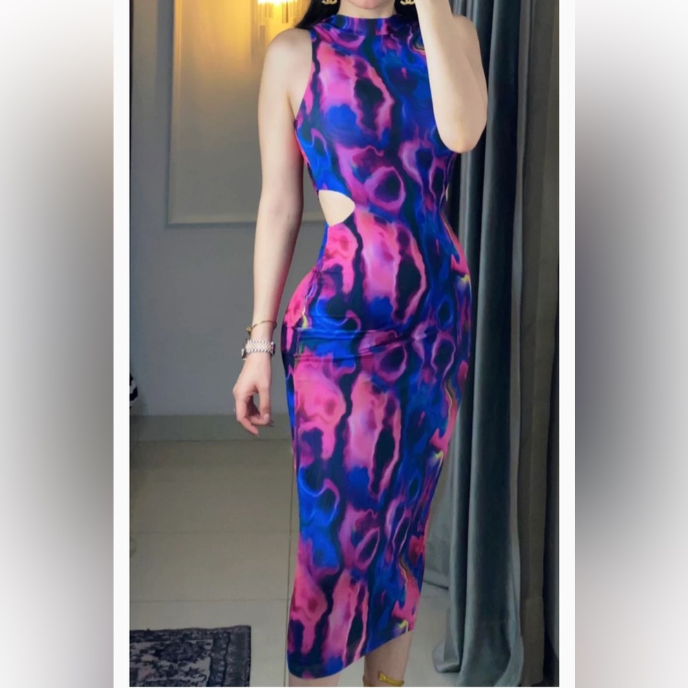 NWOT Sleeveless Cutout Midi Dress in Pink & Blue